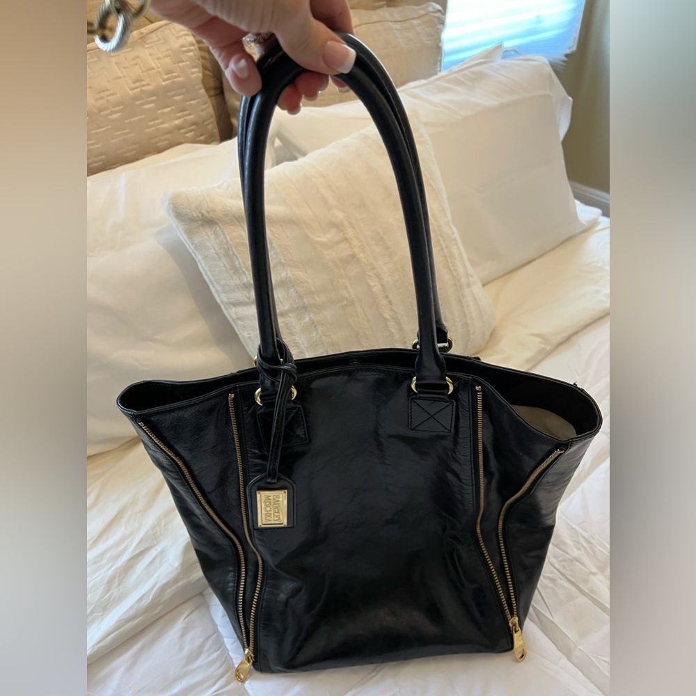 Badgley Mischka black shoulder bag